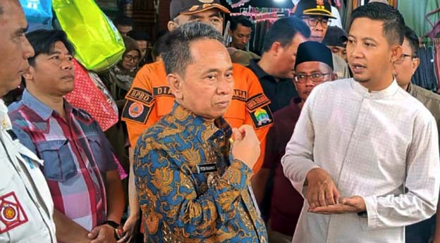 Pj Walikota Serang Meninjau Harga Pangan di Pasar Induk Rau