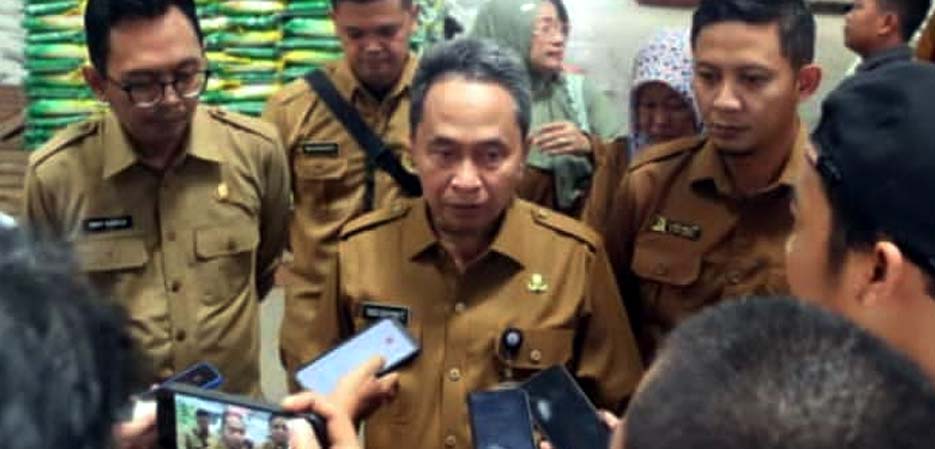 Pj Walikota Serang Tinjau Kesediaan Bahan Pokok di Gudang Bulog