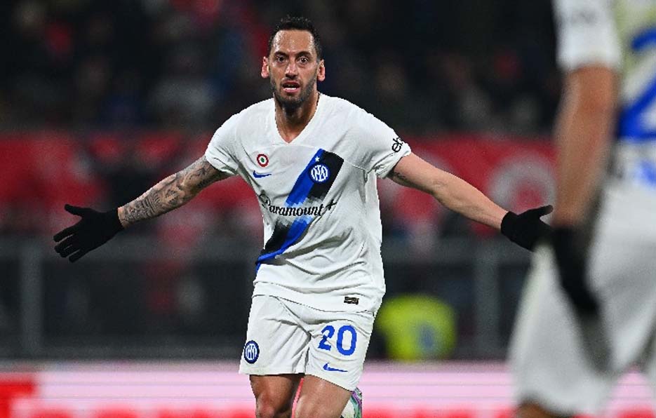 Calhanoglu dan Lautaro Bawa Inter Milan Kalahkan Monza 5-1