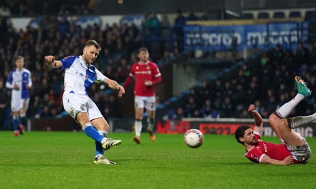 Rovers Mengalahkan Wrexham 4-1 di Putaran Keempat Piala FA