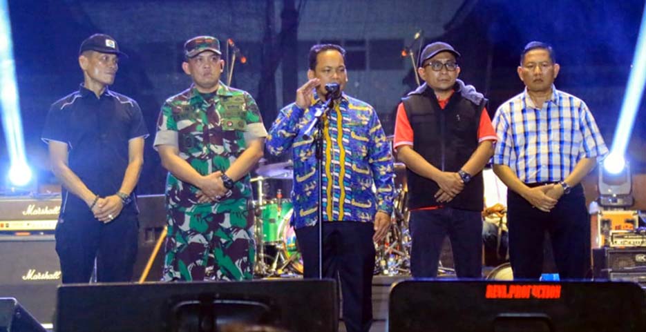 Wow Band Gigi Semarakan Malam Puncak HUT ke-31 Kota Tangerang, Masyarakat Gembira