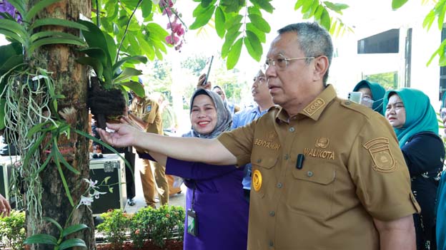 Jadi Ikon Tangsel, Benyamin Ajak Masyarakat Menanam Anggrek