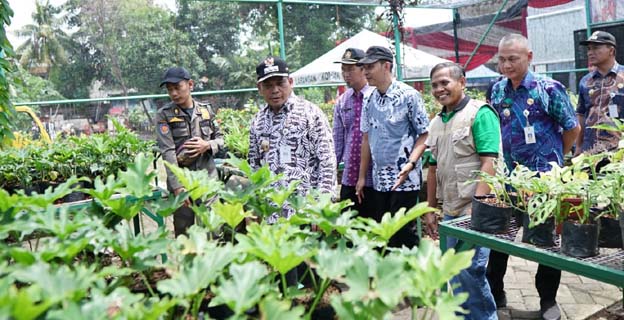 Ketahanan Pangan, Kecamatan Larangan Gelar Panen Raya