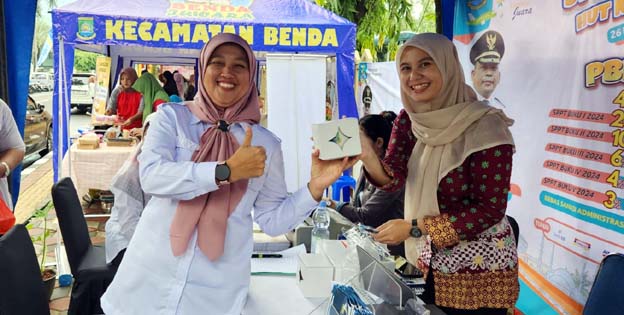 Masyarakat Manfaatkan Stand Pelayanan HUT ke-31 Kota Tangerang