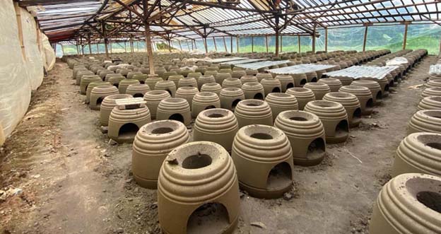 Tungku Tanah Liat di Pandeglang Terjual 1.500 Tungku per Hari