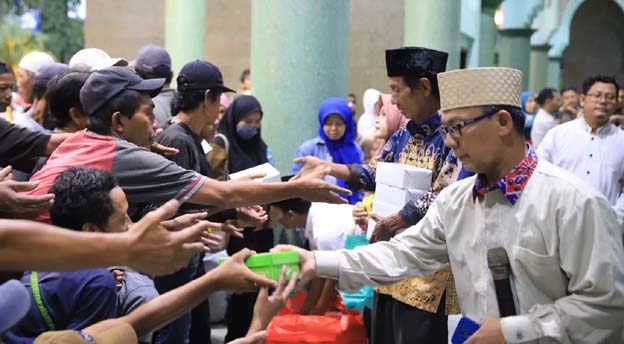 Masjid Raya Al-A’zhom Hadirkan Buka Puasa Ramadhan Gratis