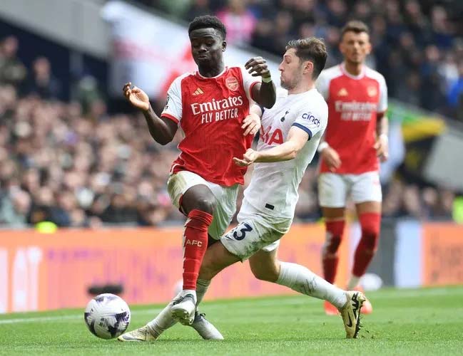 Arsenal Kalahkan Tottenham Hotspur 3-2 di Derby London Utara