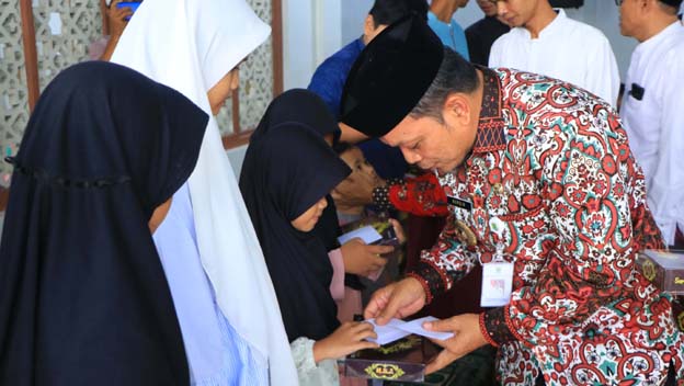 Pj Walikota Tangerang Hadiri Giat Santunan Anak Yatim di Buaran