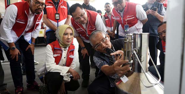 Nicke Widyawati Pantau Kesiapan Satgas Ramadan Pertamina