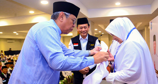 Benyamin Lepas Keberangkatan Calon Jemaah Haji Kloter ke-2