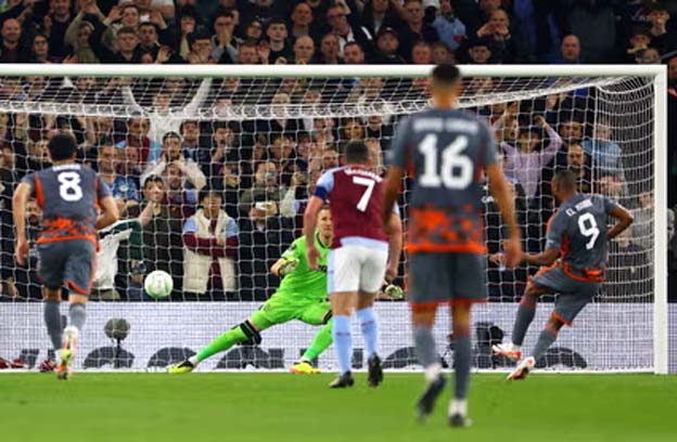 Hat-Trick El Kaabi Bawa Olympiakos Kalahkan Aston Villa 4-2