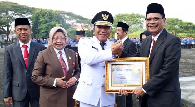 Al Muktabar Serahkan 9 Penghargaan Inovasi Pelayanan Publik