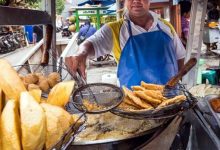 6 Makanan Jajanan Penyebab Tipes yang Perlu Diwaspadai