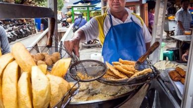 6 Makanan Jajanan Penyebab Tipes yang Perlu Diwaspadai