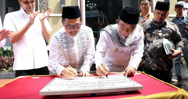 Al Muktabar Bersama Kajati Banten Resmikan Wakaf Masjid Kejagung