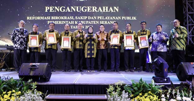 Kinerja OPD, Bupati Serang Berikan SAKIP Award 2023