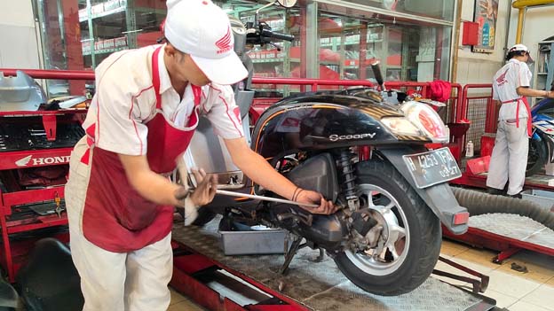 Servis Motor AT Honda di AHASS, Ada Promo HUT ke-79 RI