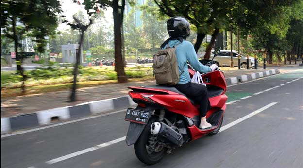 Pengendara Wanita Harus Tetap Dahulukan Keselamatan
