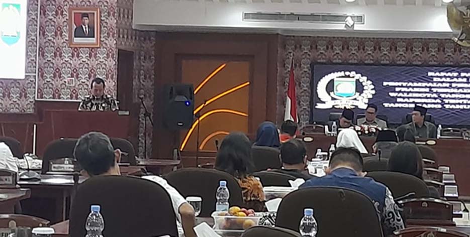 DPRD Kota Tangerang Gelar Rapat Pandangan Fraksi Terkait RAPBD 2025