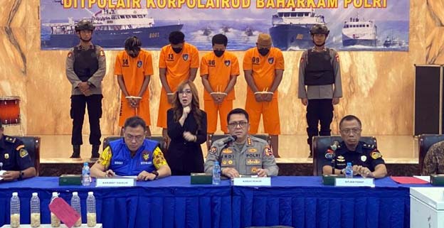 Ditpolair Tangkap 4 Pelaku Pengelolaan Benih Lobster Ilegal