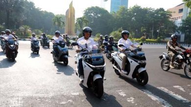 PLN Pecahkan Rekor MURI Konvoi 2.200 Motor Listrik