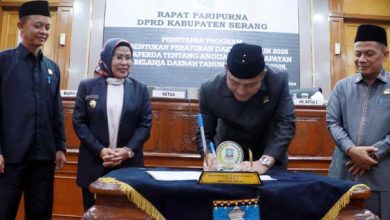 DPRD Kabupaten Serang Tetapkan Raperda Jadi Perda APBD 2025