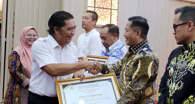 Pemkot Tangerang Raih Award Transfer ke Daerah Terbaik