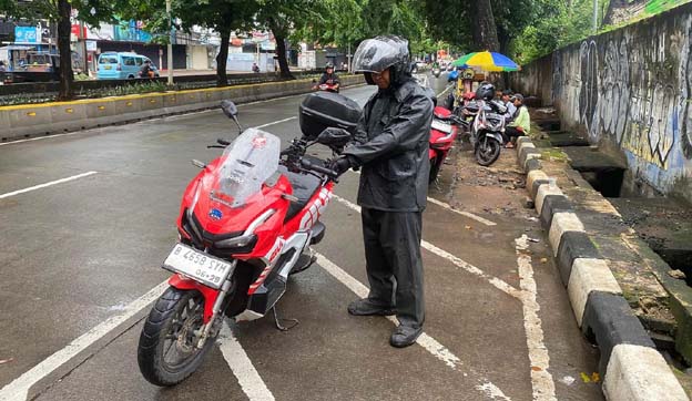 Menyoal Jas Hujan Jangan Salah Peruntukan dan Tetap Cari Aman