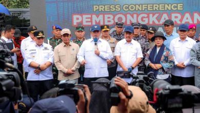 Pj Gubernur Banten Lakukan Pembongkaran Pagar Laut di Kronjo