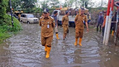 Nurdin Tinjau Genangan Air di Wilayah Pondok Bahar