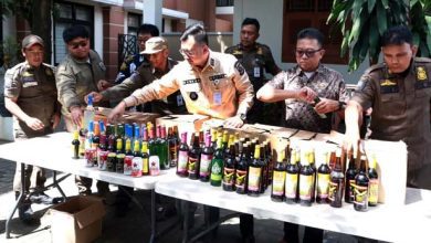 Tramtib Kecamatan Benda Berhasil Sita Ratusan Botol Miras