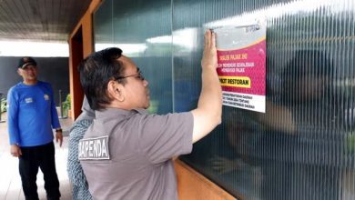 Pemkab Tangerang Pasang Stiker Peringatan Penunggak Pajak