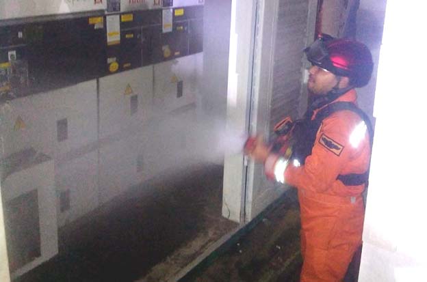 Warga Poris Indah Cipondoh Panik Dampak Gardu Listrik Terbakar