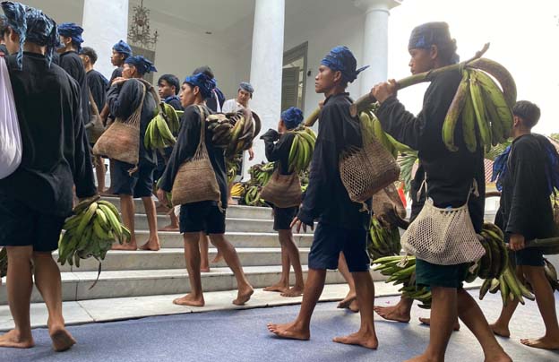 1.769 Urang Kanekes Baduy Laksanakan Acara Seba Gede