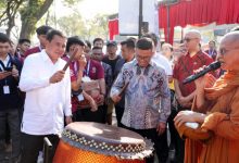 Bupati Tangerang Hadiri Perayaan Tri Suci Waisak di Citra Raya