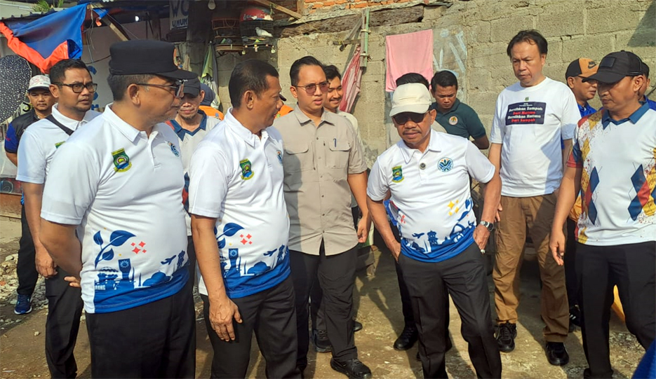 Peringari HLH Sedunia, Pemkot Tangerang Gelar Bebersih Sampah di Pasar Anyar