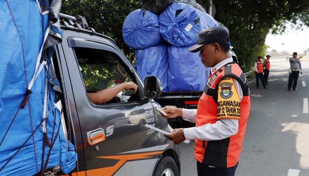 Dishub dan Polresta Tangerang Tertibkan Parkir Liar di Akses Tol