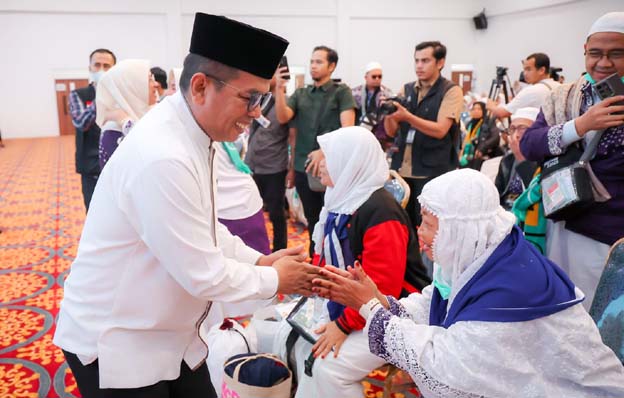 Andra Soni Sambut Kedatangan Jamaah Haji Kabupaten Tangerang
