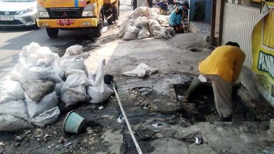 Anggota DPRD Tasril Jamal Apresiasi Dinas PUPR Bongkar Drainase Tertutup