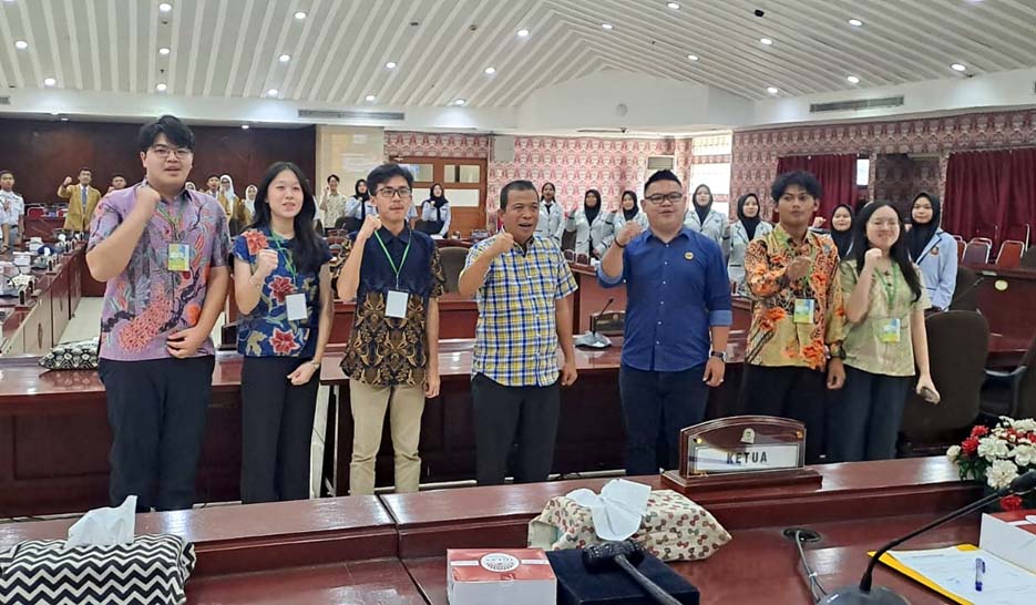 Berikan Edukasi, Ketua DPRD Terima Kunjungan Perwakilan Pelajar SMA se-Tangerang Raya