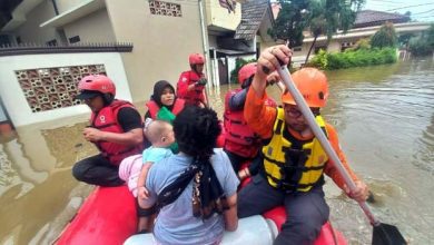 Pemkot Tangerang dan Relawan Terus Gerak Cepat Tangani Banjir