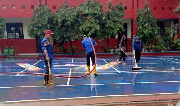 Banjir di Kota Tangerang Sudah Surut, Petugas Percepat Pembersihan