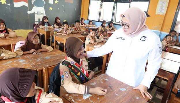 Wabup Tangerang Tinjau Pelaksanaan Program SD-SMP Swasta Gratis