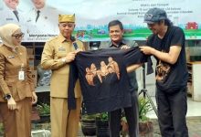 Pelatihan Melukis Kaos, DPAD Kota Tangerang Dorong Literasi Kreatif