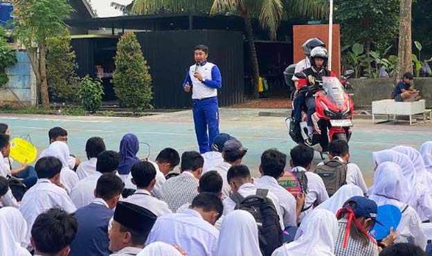Ratusan Pelajar SMK Mendapat Edukasi Safety Riding Saat MPLS