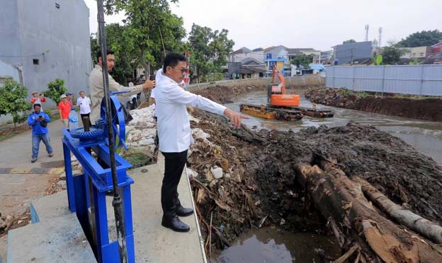 Pemkot Tangerang Lakukan Normalisasi Kali Irigasi Puri Kartika