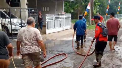 Pasca Banjir, Pemkot Tangsel Lakukan Pembersihan Lumpur di Pamulang