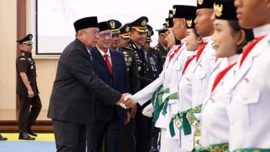 Benyamin Davnie Kukuhkan 50 Anggota Paskibraka Kota Tangsel