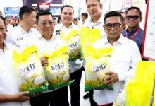 Andra Soni Dampingi Mendagri Tinjau Harga Pangan di Kota Serang