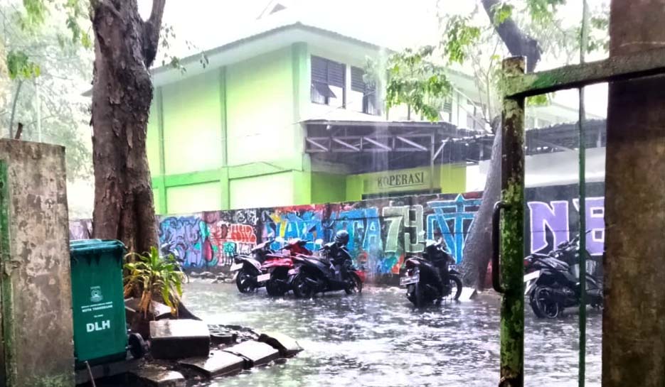  Genangan Air, Wakil Ketua DPRD Dorong Pemkot Berikan Kenyaman di Kawasan Pendidikan